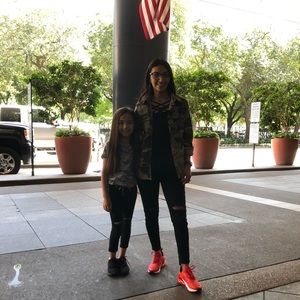 Meet your Posher, Anna